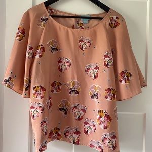 Flutter sleeve blouse
